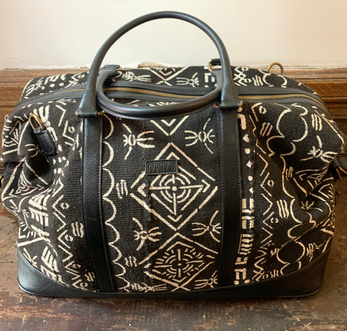 Ivory.B front: Bamako Weekender Bag Black Black