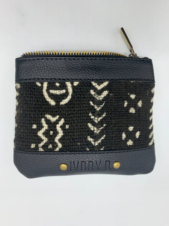 The Fitini Pouch Black Arow D