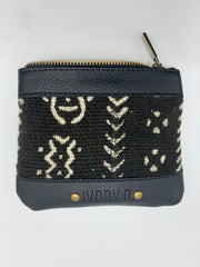 Ivory. B front: The Fitini Pouch Black 